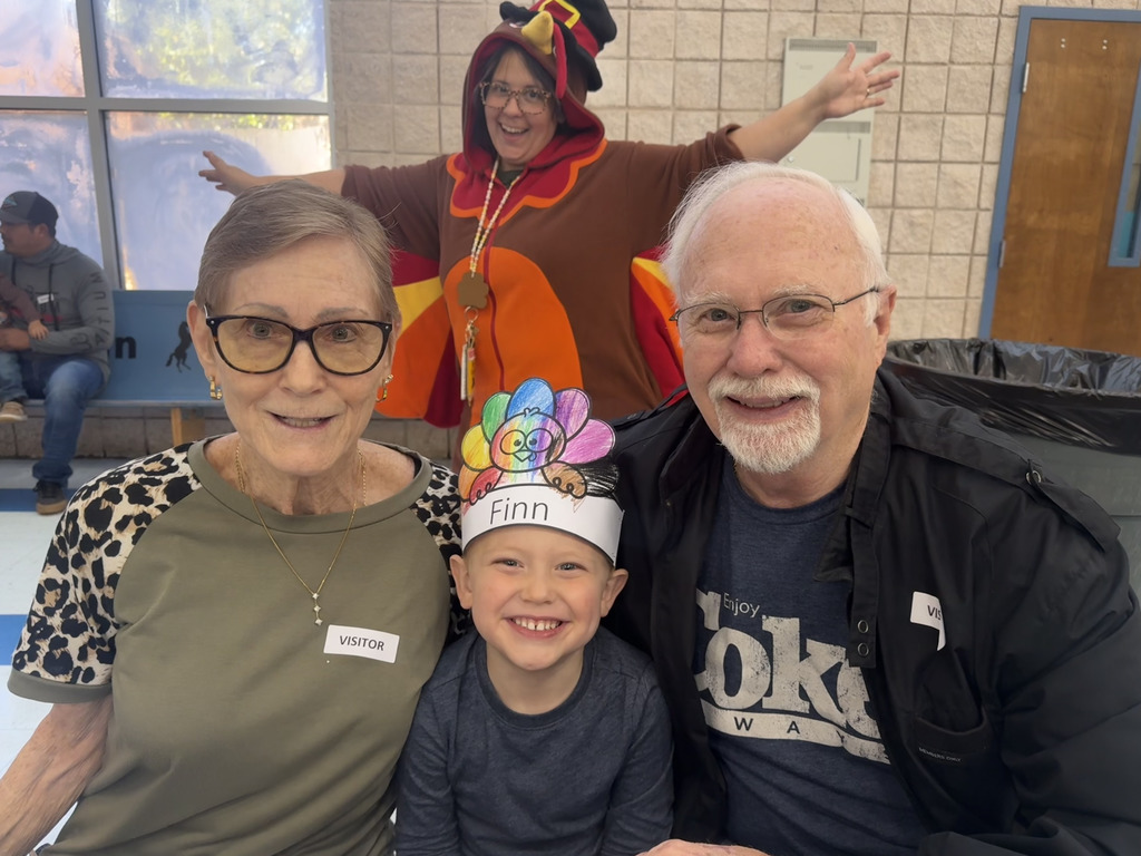 family at Thanksgiving Feasts