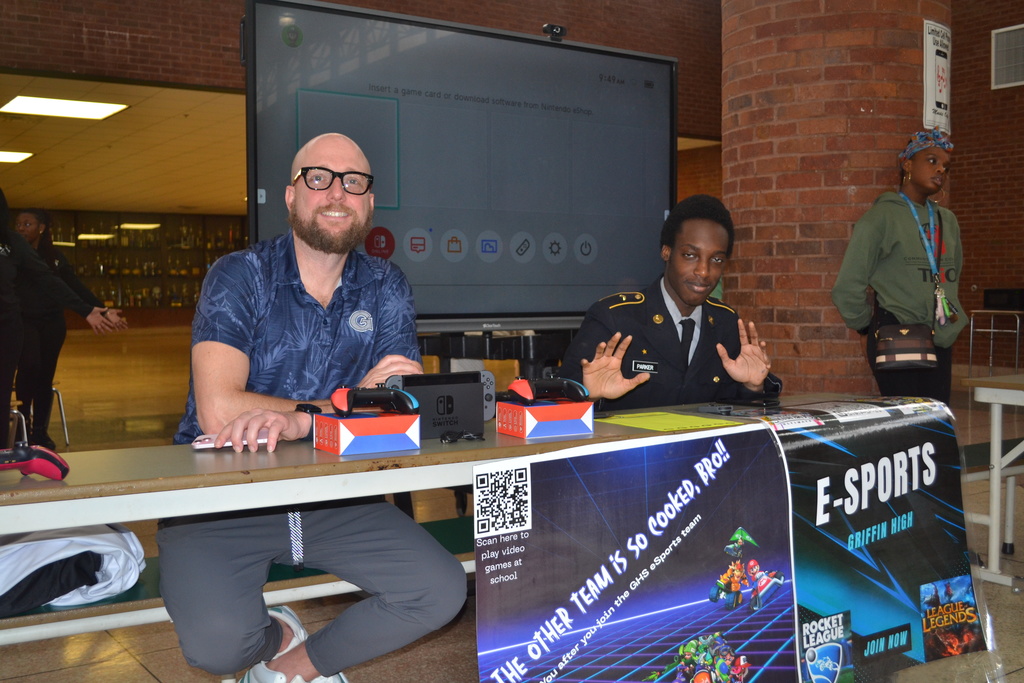 The esports club recruits rising 9th graders!