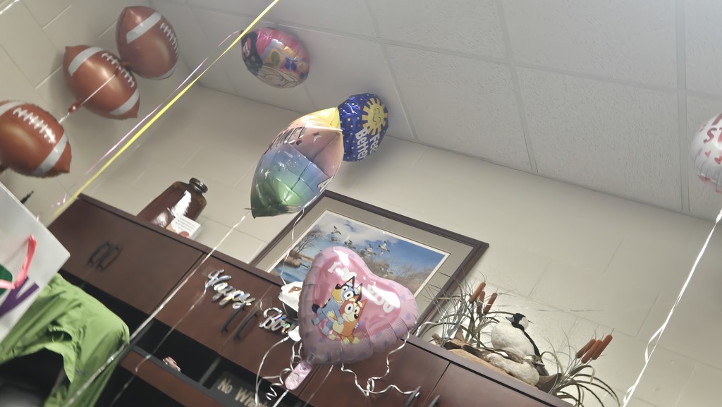 balloons in office