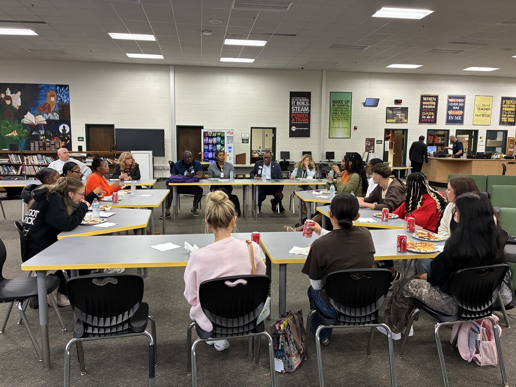 Students meet with superintendent of schools