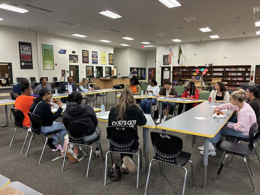 Students meet with superintendent of schools