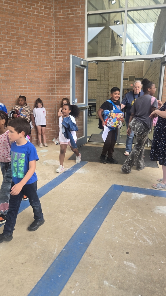 kids walking out of school