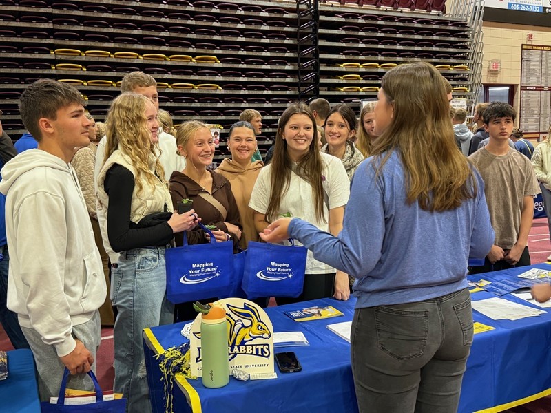 Students Meet with SDSU Representative