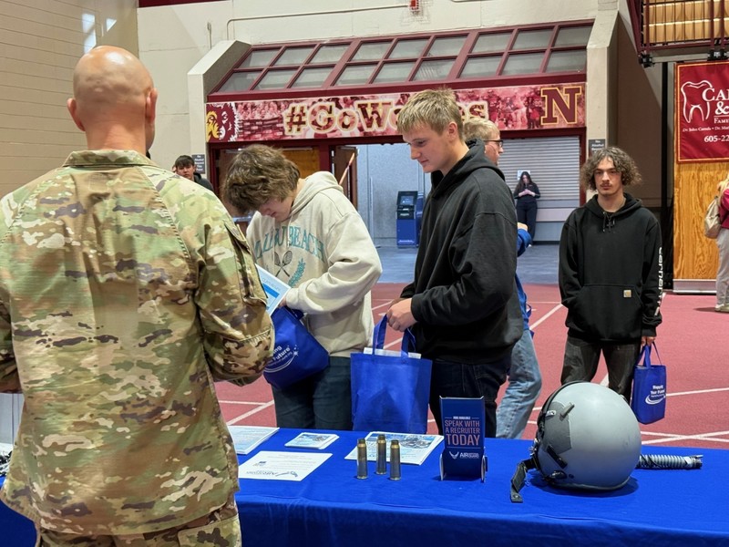 Students Meet with Military Recruiters