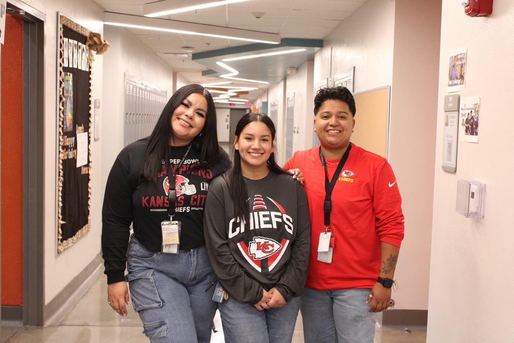 elisa, denisse, and gloria