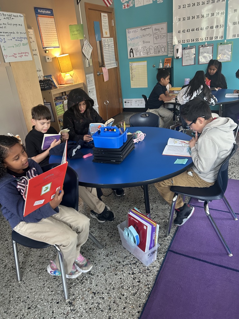 Kids reading 