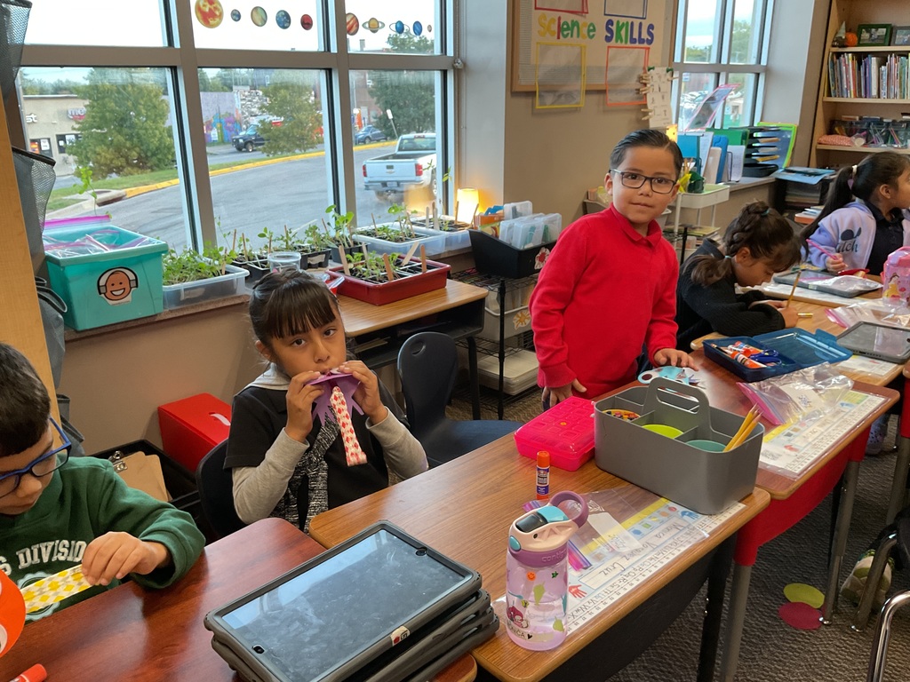 Children doing a craft in class