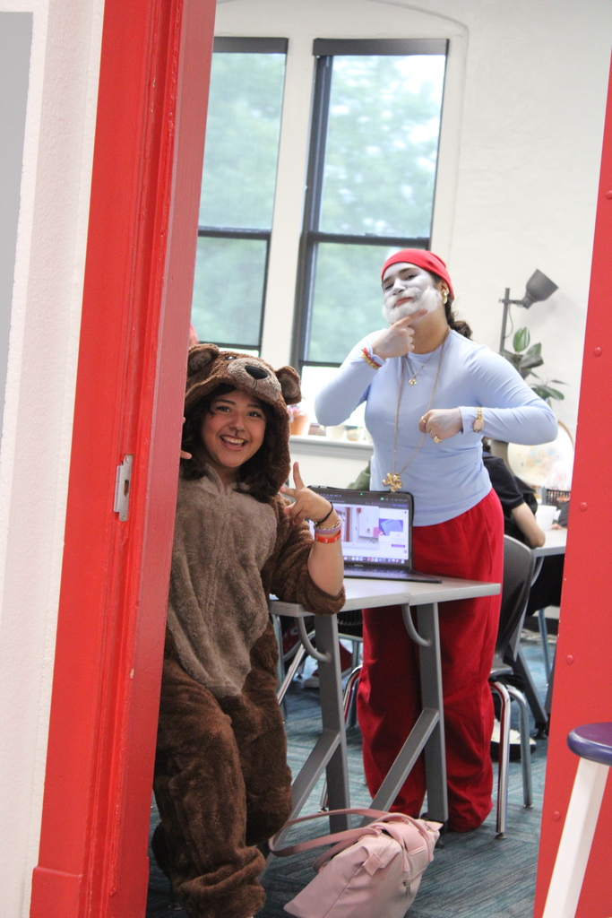 costume