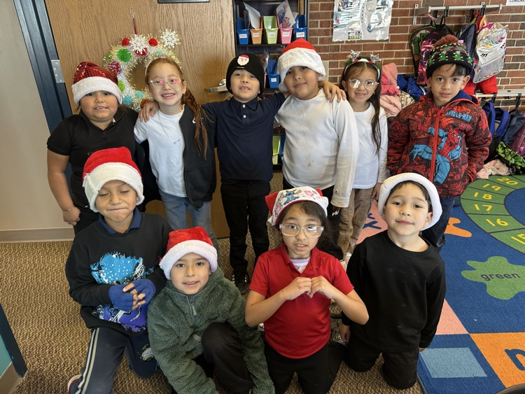 kids wearing holiday headgear