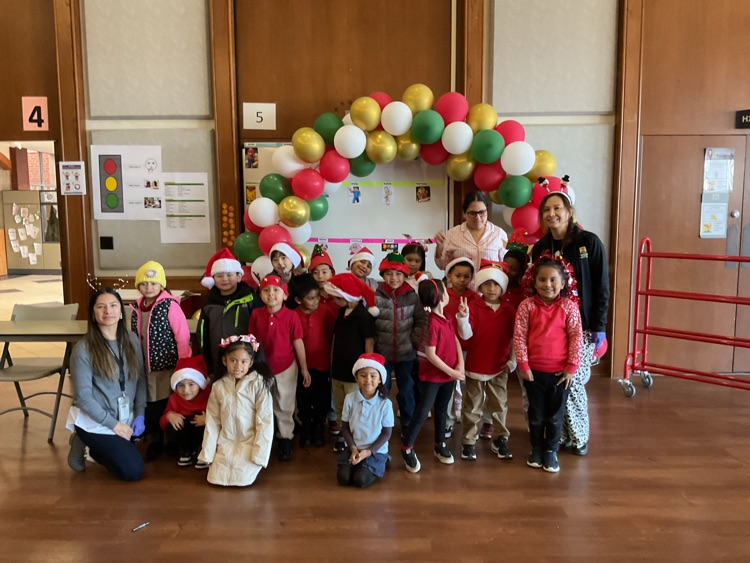 kids wearing holiday headgear