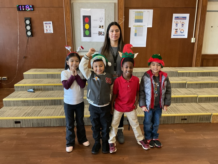 kids wearing holiday headgear