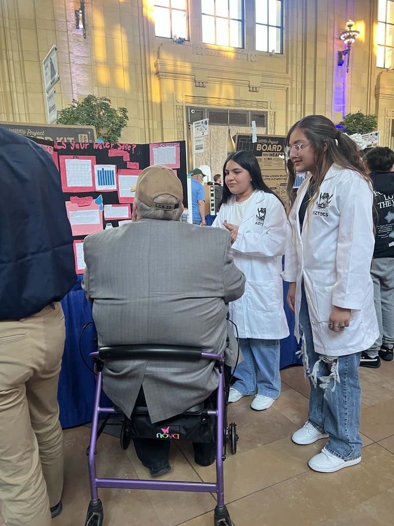 GCMS STEM students presenting at Union Station