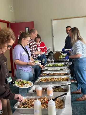 Teachers getting lunch.
