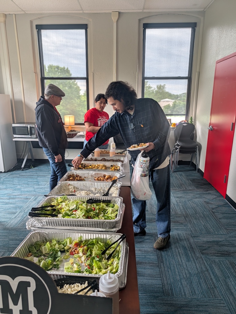 Teachers getting lunch.