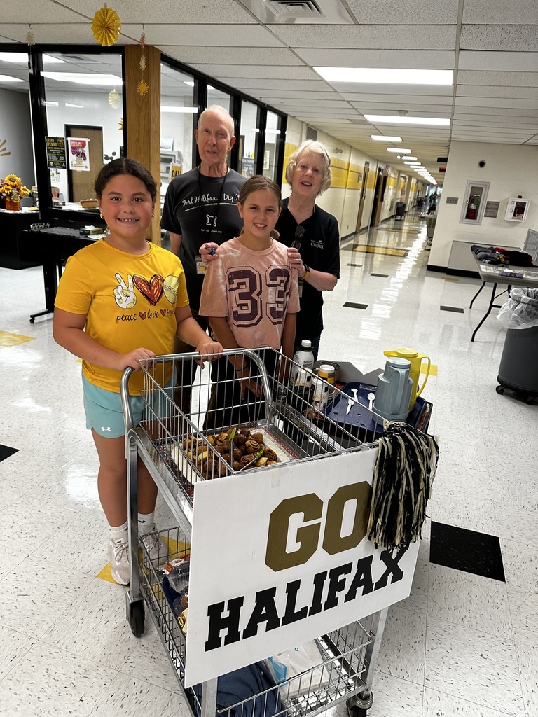 Cool Cats delivered treats to our faculty today with help from Mr. & Mrs. Frantz.