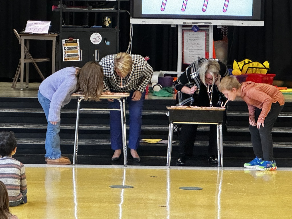 Candy Cane Minute-to-Win-It Challenge