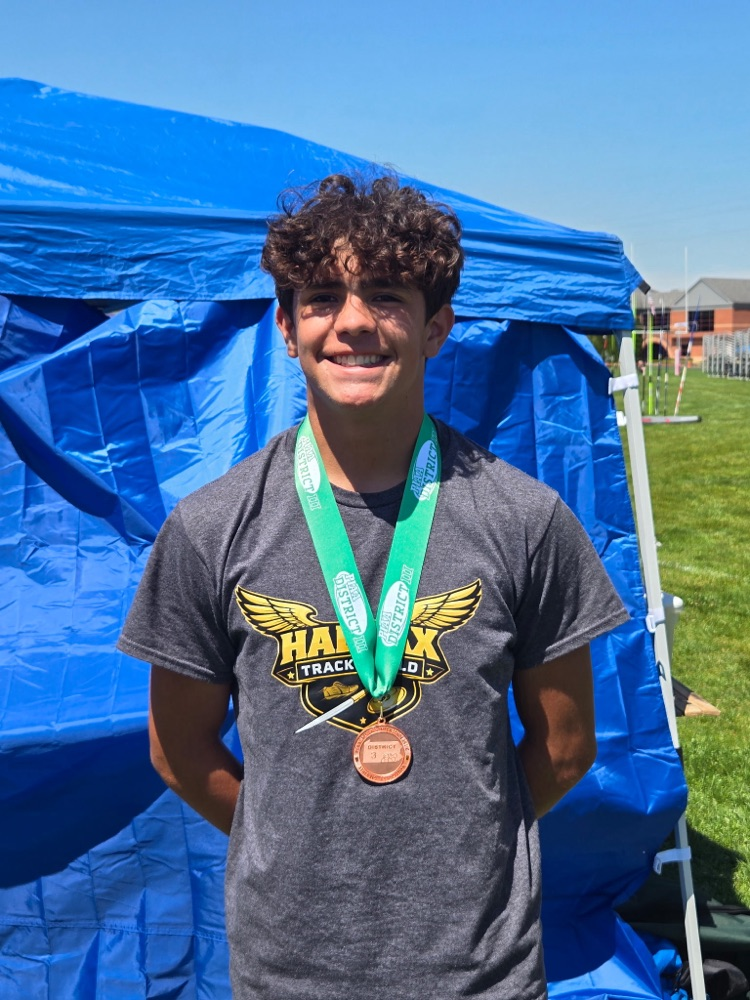 Jacksin Smith takes 5th place in the 110m hurdles at the District III Championships