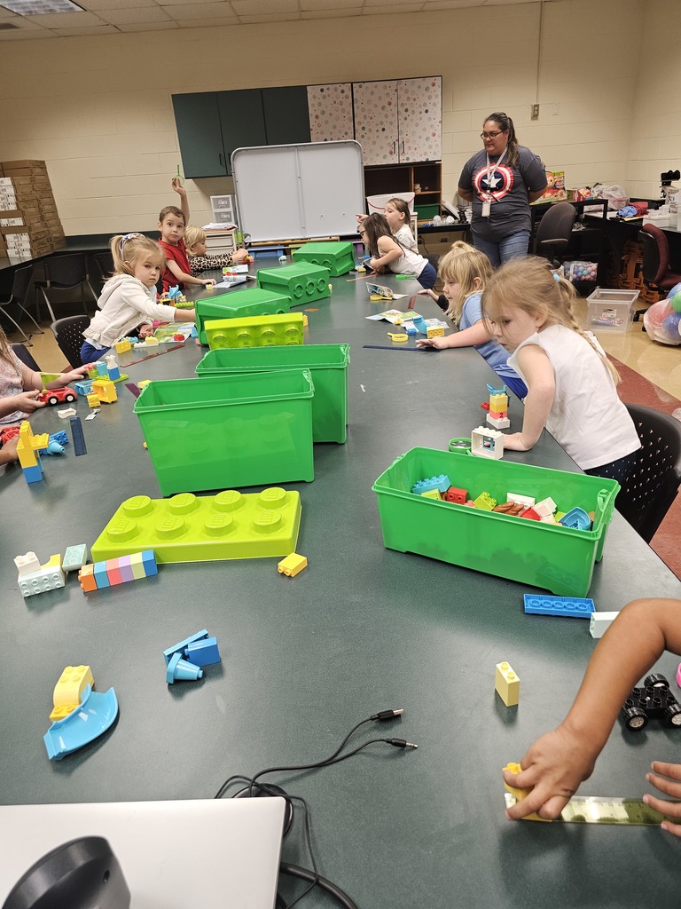 Students in STEAM Lab