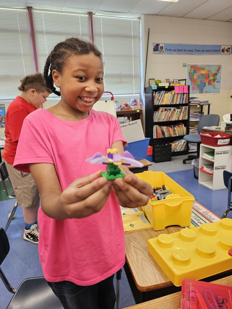 Students in STEAM Lab