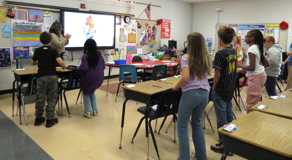 At Scottsburg Elementary during Digital Citizenship Week held October 20-24, 2025,  Mrs. Khaela Powell, Instructional Technology Resource Teacher (ITRT), discussed internet safety with the students.