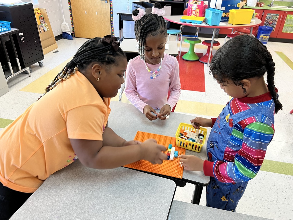 Ms. Snead's 2nd Grade Halloween Lego Challenge