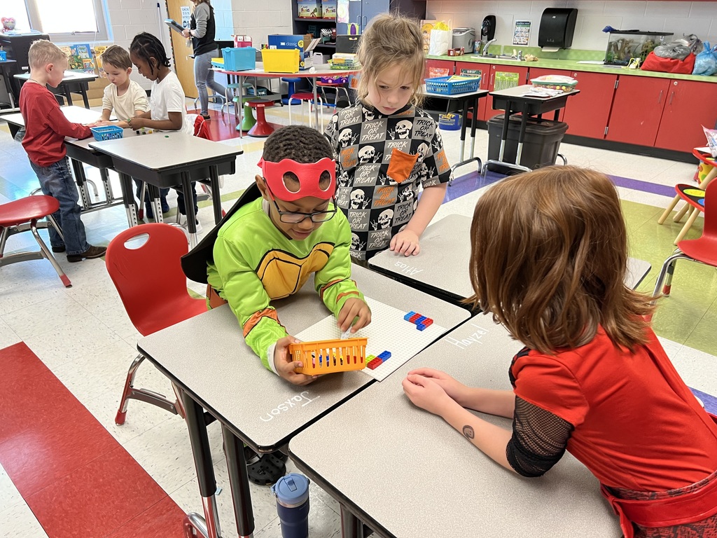 Ms. Snead's 2nd Grade Halloween Lego Challenge