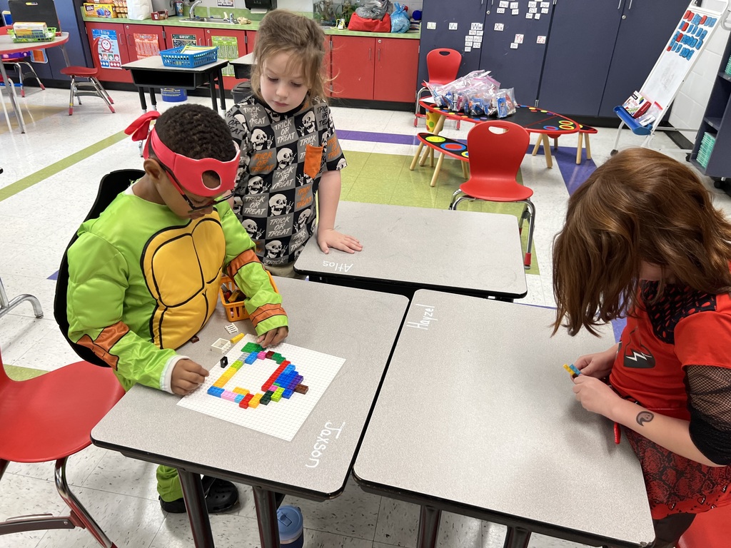 Ms. Snead's 2nd Grade Halloween Lego Challenge