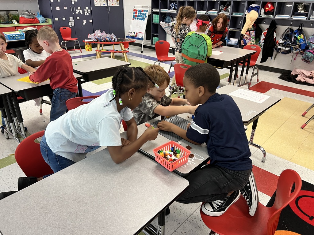 Ms. Snead's 2nd Grade Halloween Lego Challenge