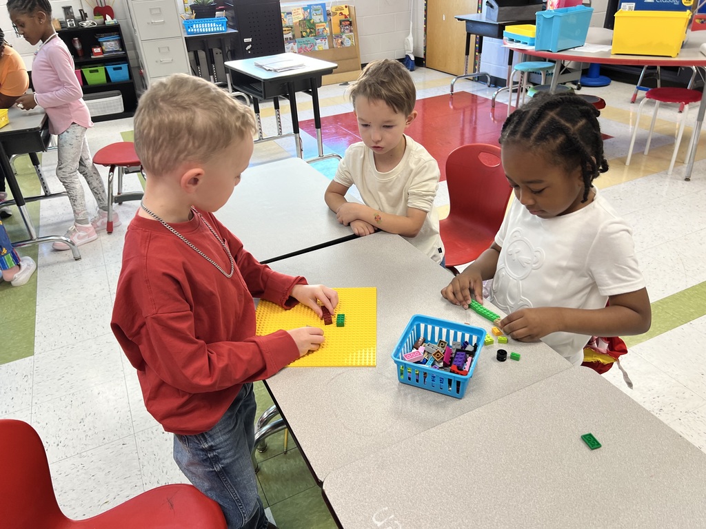 Ms. Snead's 2nd Grade Halloween Lego Challenge