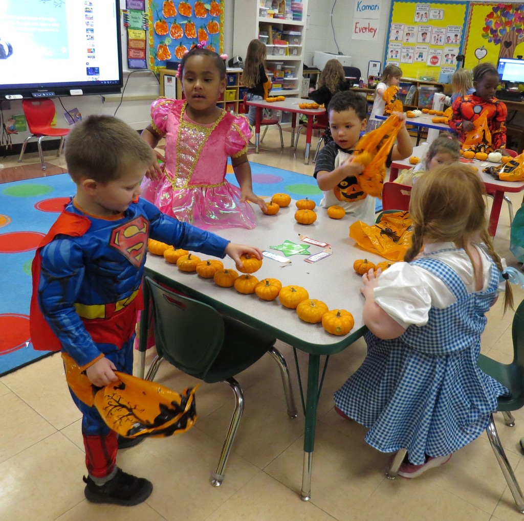 Pre-K Students Enjoy a Halloween Pumpkin Hunt