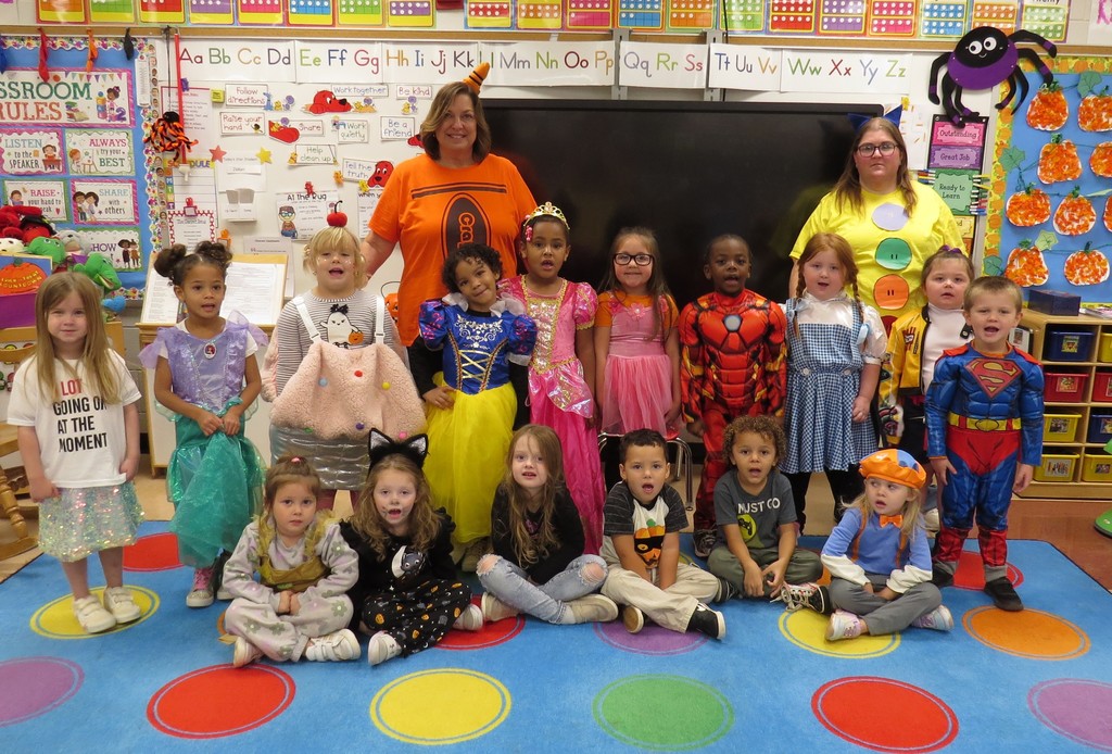 Pre-K Students Enjoy a Halloween Pumpkin Hunt