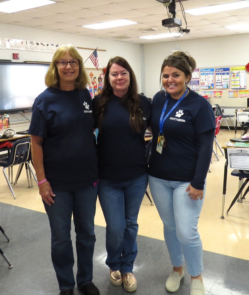 Dress Alike Twin Day Held at Scottsburg Elementary