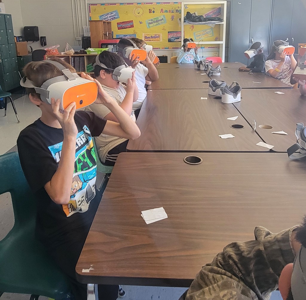 Scottsburg Elementary Fourth and Fifth Graders Explore Plymouth Colony in 1621 Through a VR Experience 