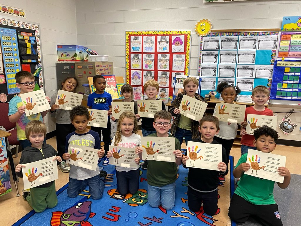 Kindergarten Students Make Handprint Turkeys