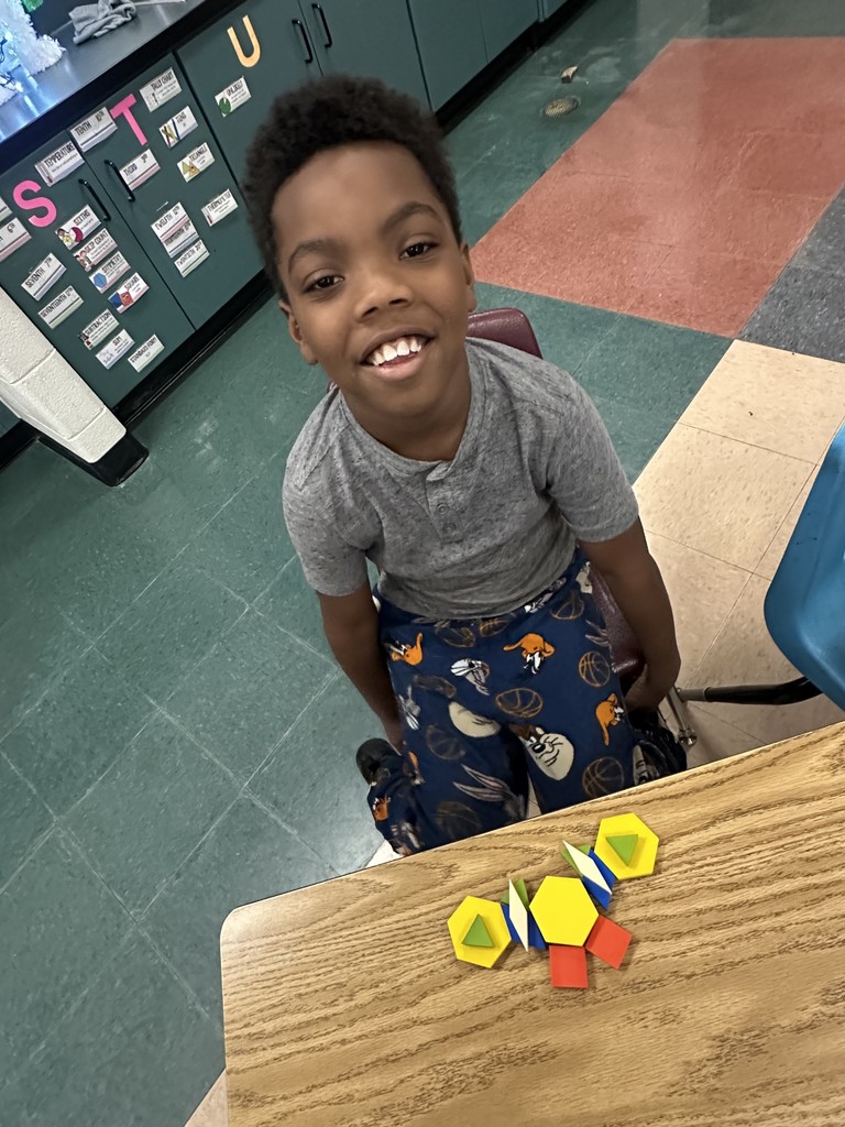 Students Build Symmetrical Structures