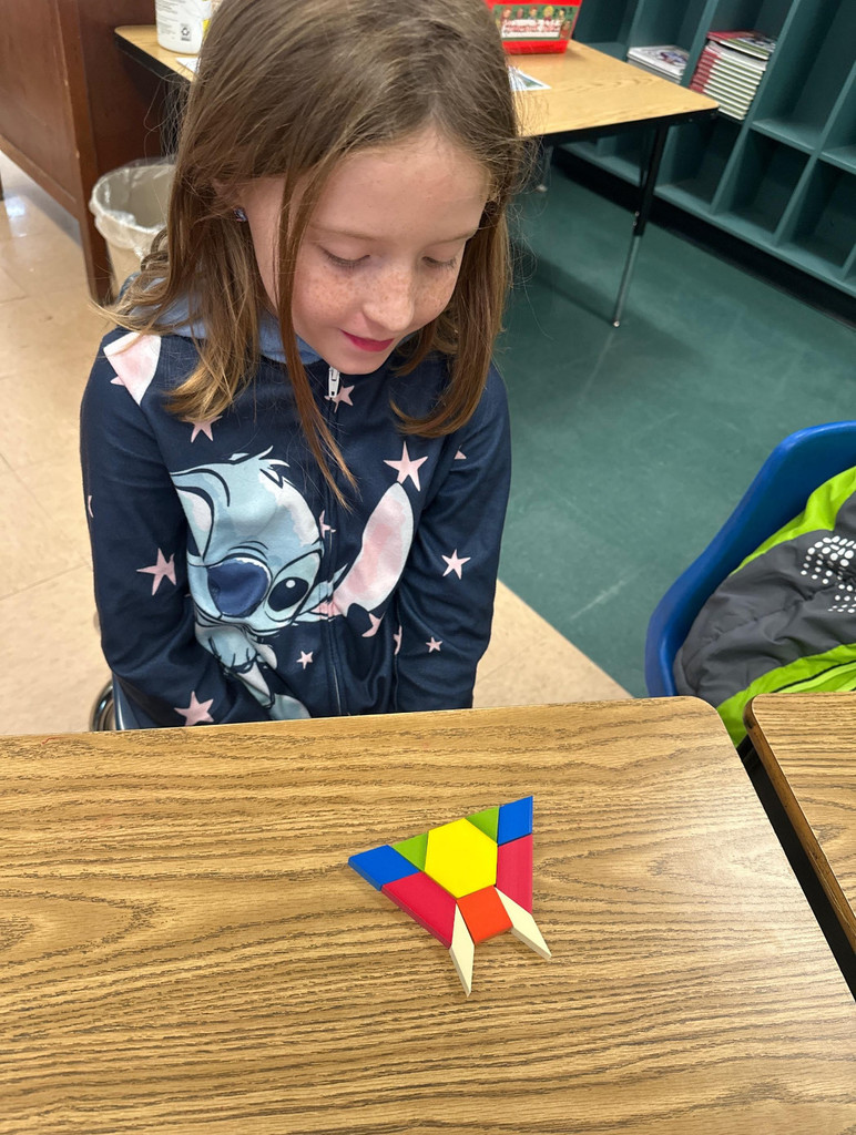 Students Build Symmetrical Structures