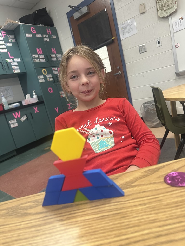 Students Build Symmetrical Structures