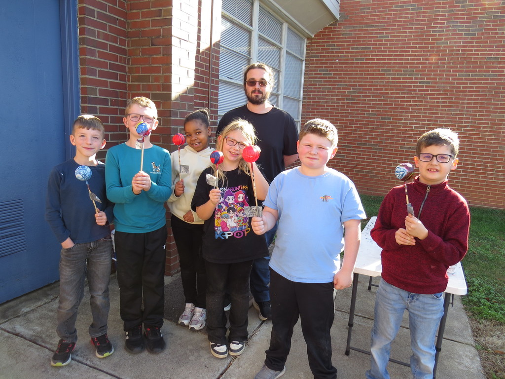 Students At Scottsburg Elementary Explore Hydro Dipping in Art Class