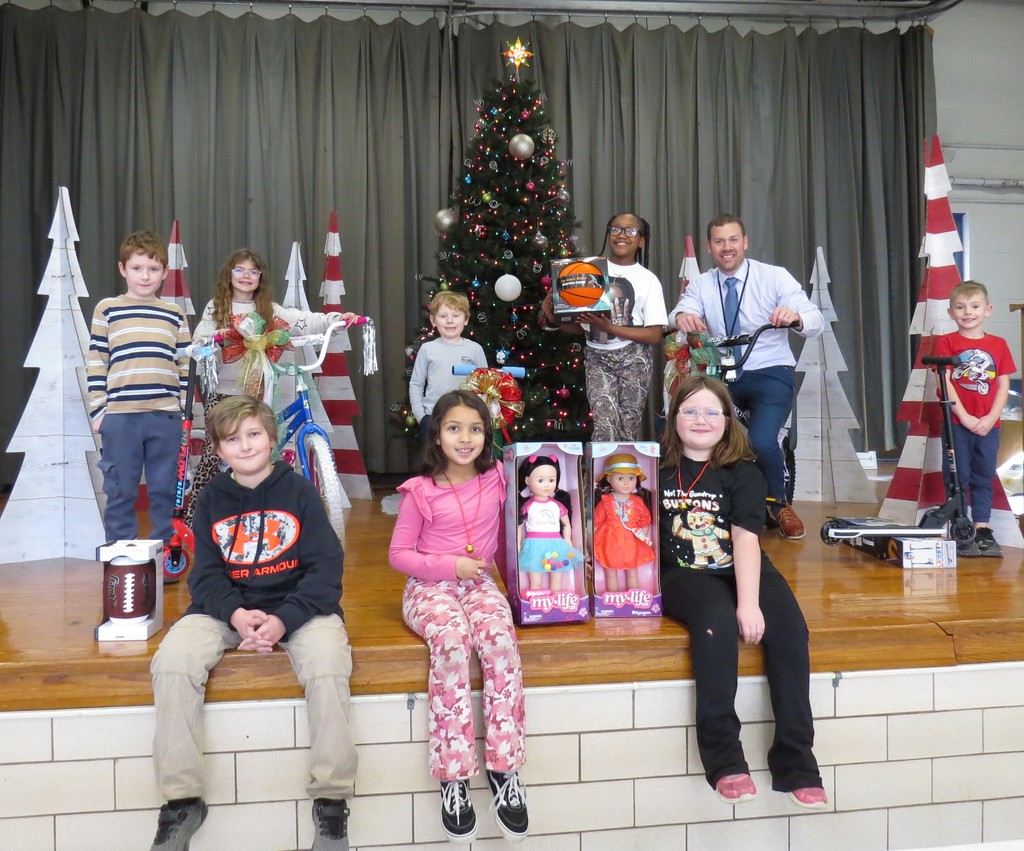 "Caught Being Good" Raffle Winners at Scottsburg Elementary