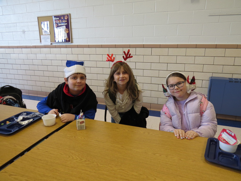 Students and Staff at Scottsburg Elementary Have Enjoyed Showing Their Holiday Spirit