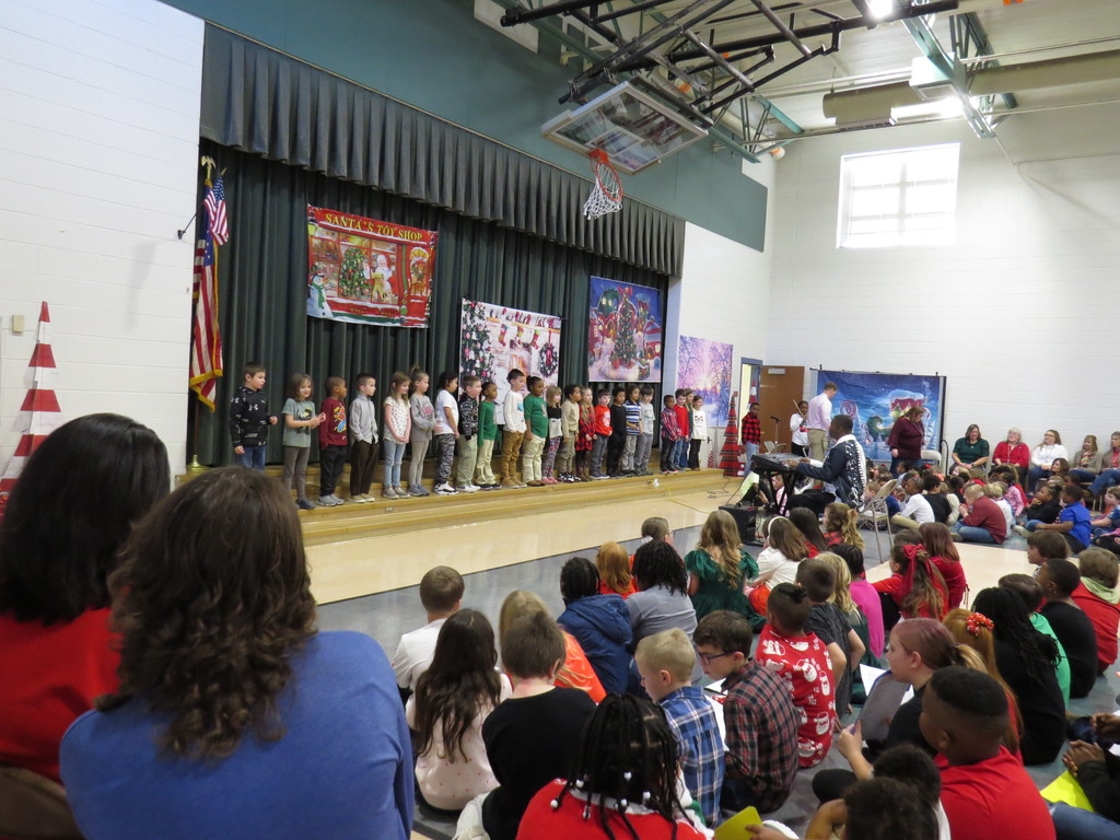 Scottsburg Elementary Parents, Faculty, and Staff Were Treated To A Special Holiday Concert