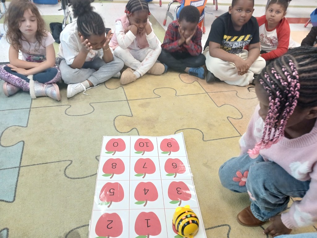 Kindergarten uses Bee Bot to Learn Counting