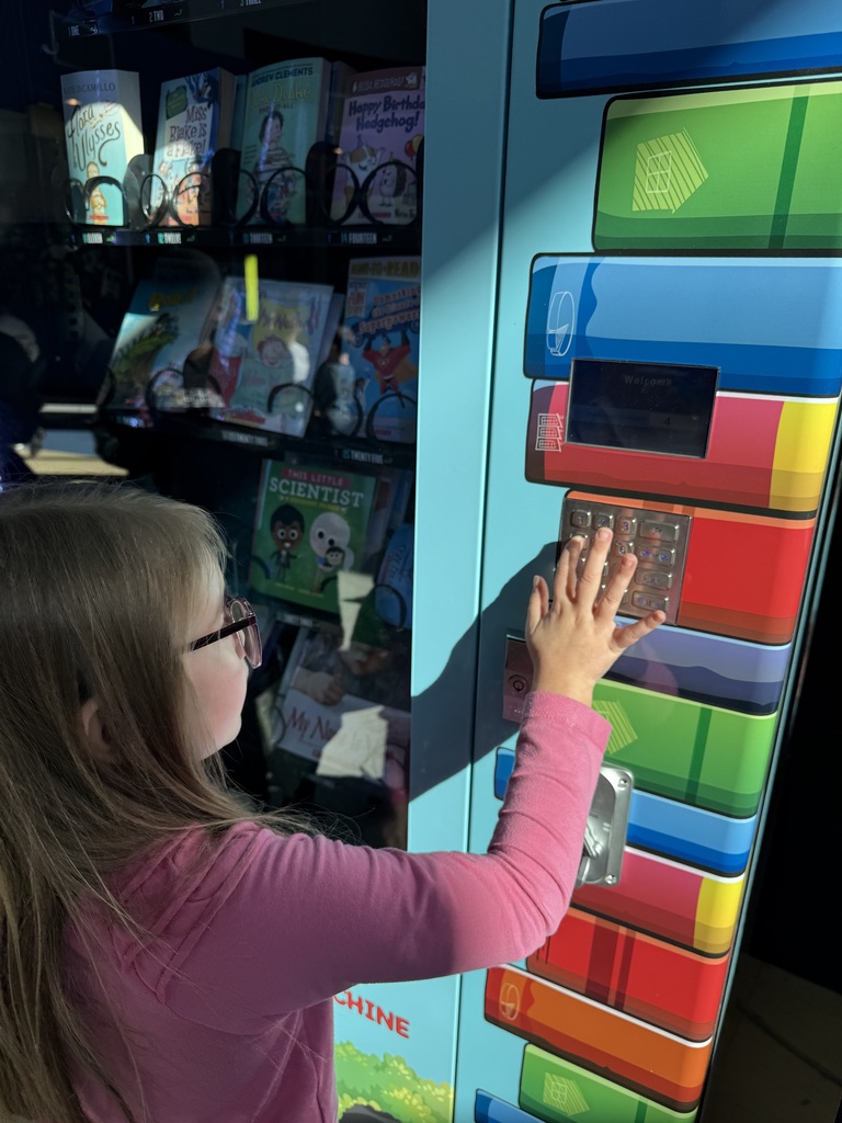 Students in Mrs. Newbills 2nd Grade Class Exchanged Their Tokens for  a New Book!