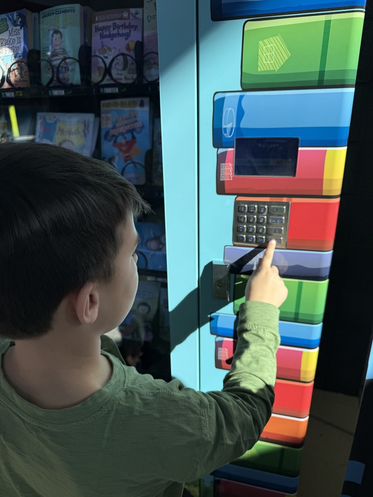 Students in Mrs. Newbills 2nd Grade Class Exchanged Their Tokens for  a New Book!