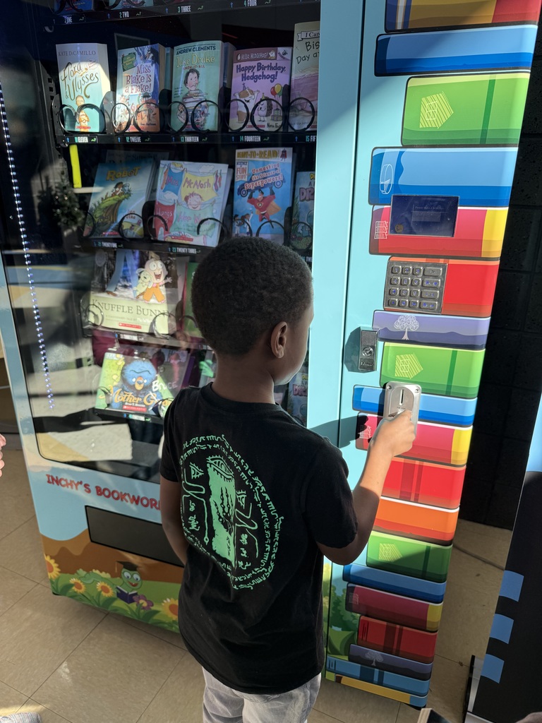 Students in Mrs. Newbills 2nd Grade Class Exchanged Their Tokens for  a New Book!