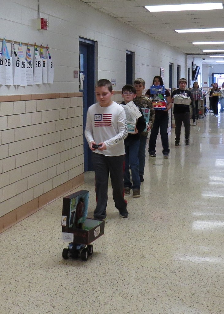 Scottsburg Elementary Fifth Grade Students Display Their Creative Floats in the State Parade