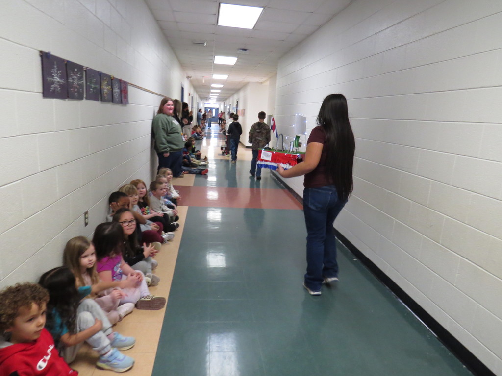Scottsburg Elementary Fifth Grade Students Display Their Creative Floats in the State Parade