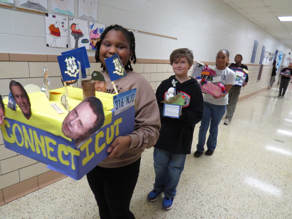 Scottsburg Elementary Fifth Grade Students Display Their Creative Floats in the State Parade