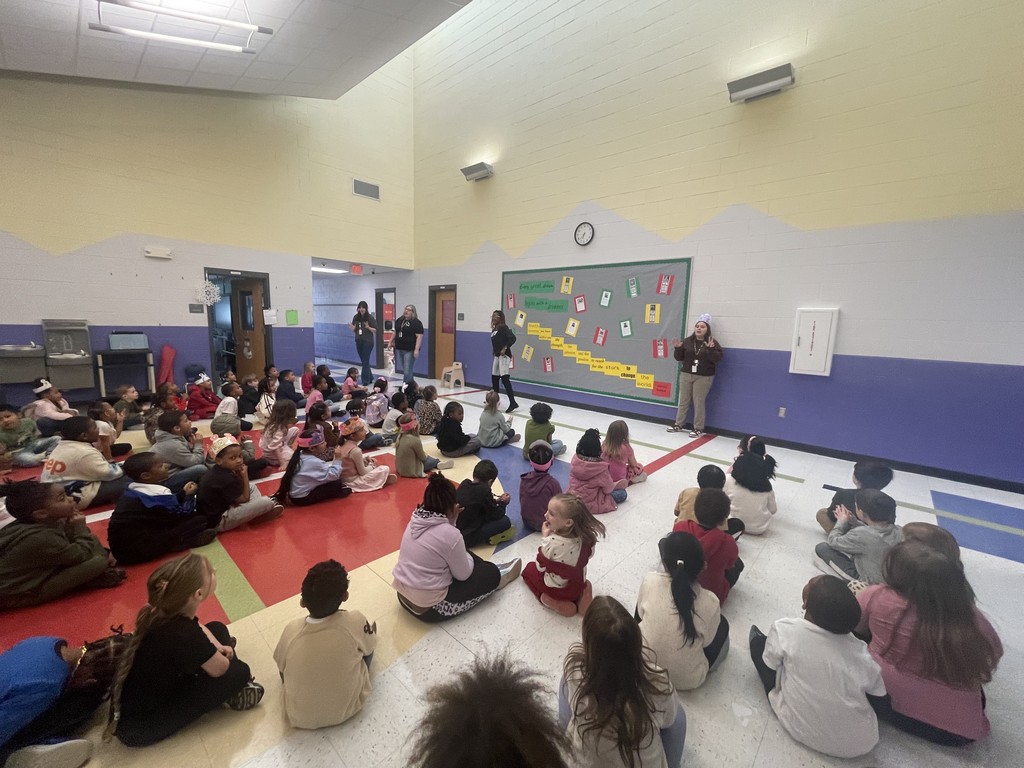 Kindergarten Celebrates 100th day of School