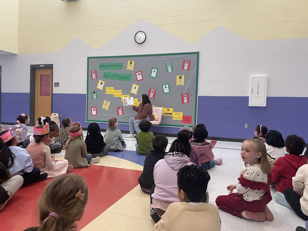 Kindergarten Celebrates 100th day of School